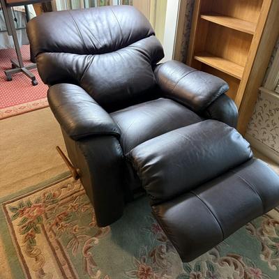 La-Z-Boy Leather Recliner (PBN-BM)