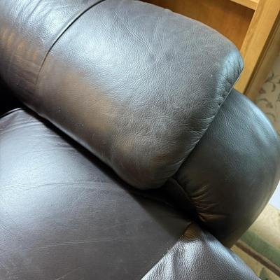 La-Z-Boy Leather Recliner (PBN-BM)