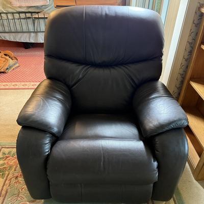 La-Z-Boy Leather Recliner (PBN-BM)