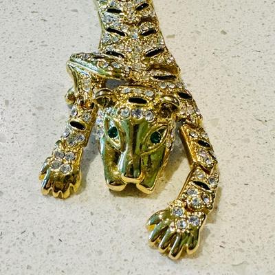 Jaguar Shoulder Pin