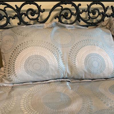 King Size Comforter Set With Matching Pillows (PB-BM)