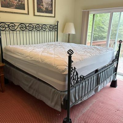 King Size Ornate Iron Bed Frame (PBN-BM)