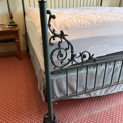 King Size Ornate Iron Bed Frame (PBN-BM)