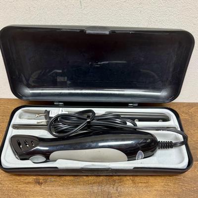 Sale Photo Thumbnail #546: Tested, runs strong and quiet.  Snap-in blades look to be in near-new condition. Likewise, carving fork looks new. Model FPSTEK2803B