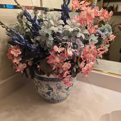 Vase with flowers