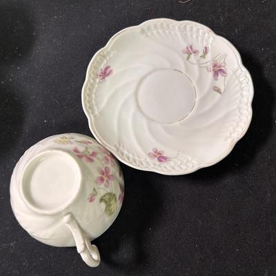 Unmarked teacup & saucer