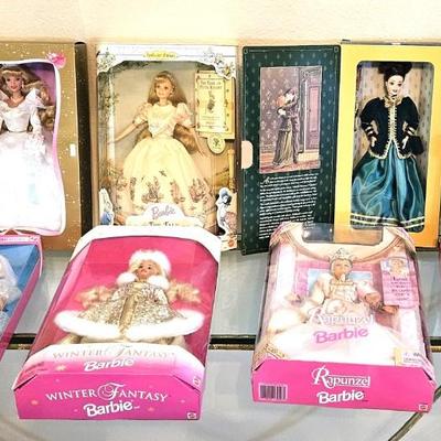 8 Barbie Lot