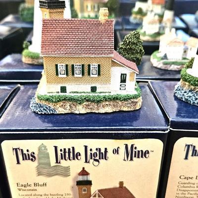 33 Lighthouse Collection
