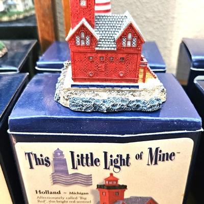 33 Lighthouse Collection