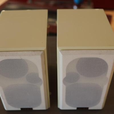 Usher S-520 Audio Bookshelf Speakers
