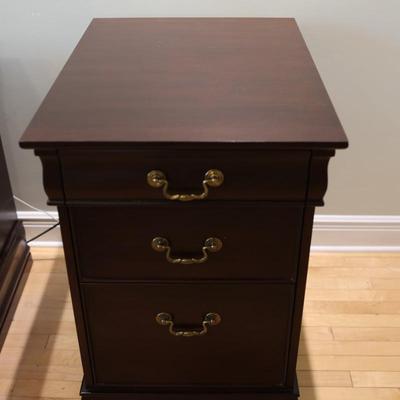 Mahogany Locking Three Drawer Filling Cabinet