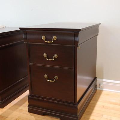 Mahogany Locking Three Drawer Filling Cabinet