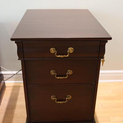 Mahogany Locking Three Drawer Filling Cabinet