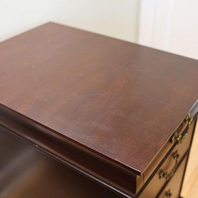 Mahogany Locking Three Drawer Filling Cabinet