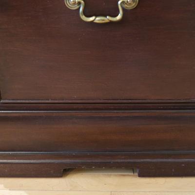 Mahogany Locking Three Drawer Filling Cabinet