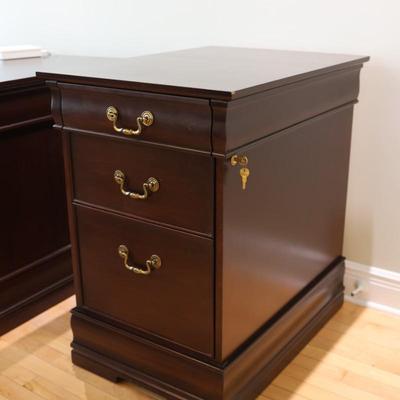 Mahogany Locking Three Drawer Filling Cabinet