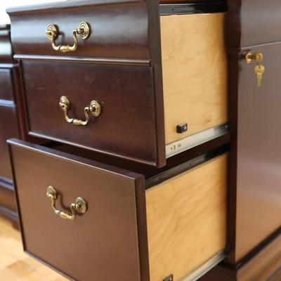 Mahogany Locking Three Drawer Filling Cabinet