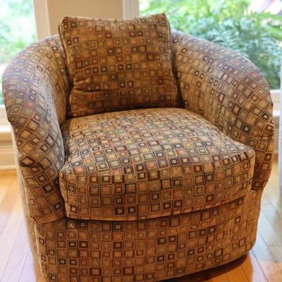 Bonita Interiors Pair of Swivel Club Chairs (See Details)