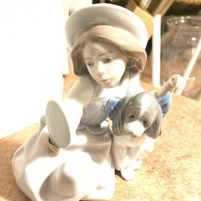 Retired 1988 Lladro " Who's the Fairest " #5468
