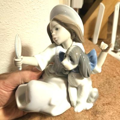 Retired 1988 Lladro " Who's the Fairest " #5468