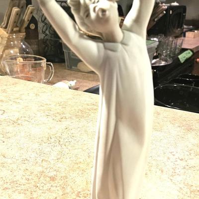 Retired 1997 Lladro " Yawning Boy Awakening " # 4870