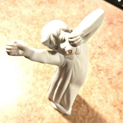 Retired 1997 Lladro " Yawning Boy Awakening " # 4870