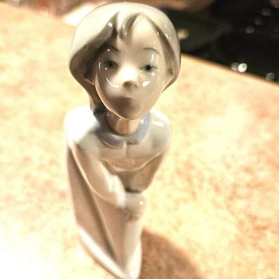 Retired 1994 Lladro " Girl Kissing " # 4873