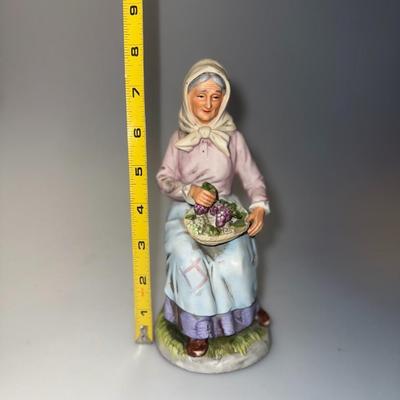 Vintage Homco Porcelain Figurine Elderlyr Lady and Man Taiwan