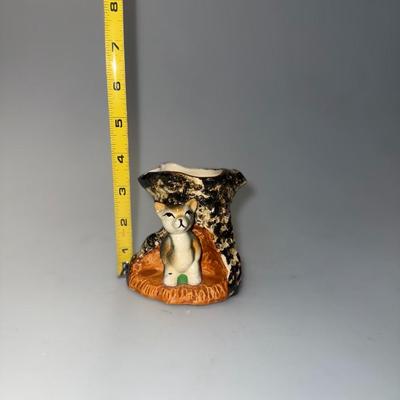 VINTAGE BEAR AND TREE STUMP VASE PLANTER MID CENTURY MARKED JAPAN 3.5" TALL