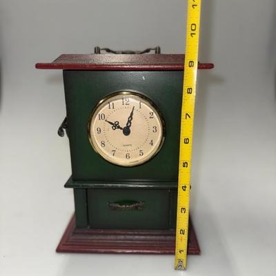 Green Wooden Quartz Clock, Exclusive Designs