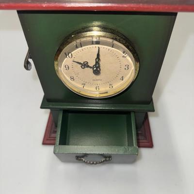 Green Wooden Quartz Clock, Exclusive Designs