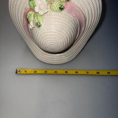 Vintage Ceramic White Hat With Pink Ribbon /Flowers Wall Pocket Vase