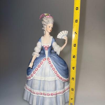 Lenox Governor's Garden Party Porcelain Figurine Perfect Condition