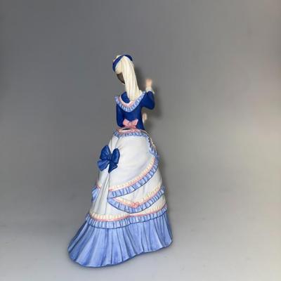 Vintage Lenox "Grand Tour" Lady Sculpture Fine Porcelain 8.5 In Tall Japan.