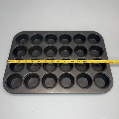 Unbranded MINI MUFFIN TIN 24 count 