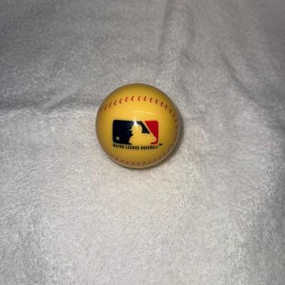 MLB s Pool Billiard Cue/8 Balls (Set of 13)