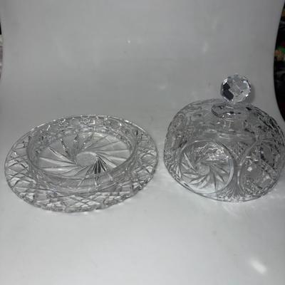 VINTAGE CRYSTAL GLASS ROUND BUTTER DISH DOME