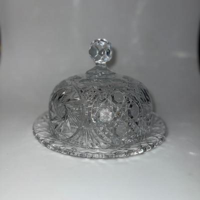 VINTAGE CRYSTAL GLASS ROUND BUTTER DISH DOME