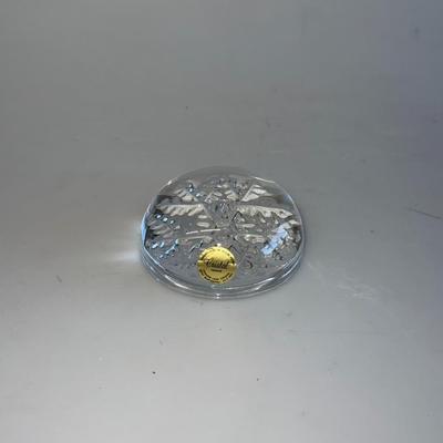 Vtg Avon Lead Crystal Snowflake Paperweight