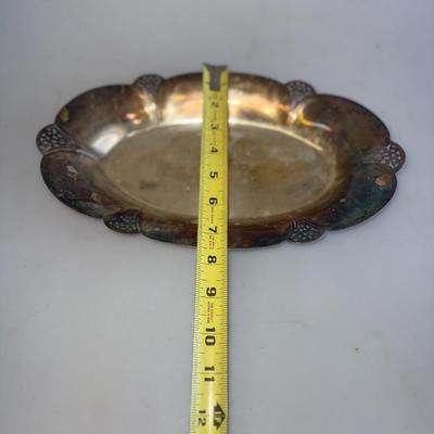 Vintage William WM Rogers Silver Plated Oval Bread Tray Plate