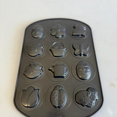 Wilton Non-Stick Bakeware (Spring edition)
