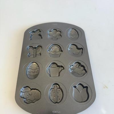 Wilton Non-Stick Bakeware (Spring edition)