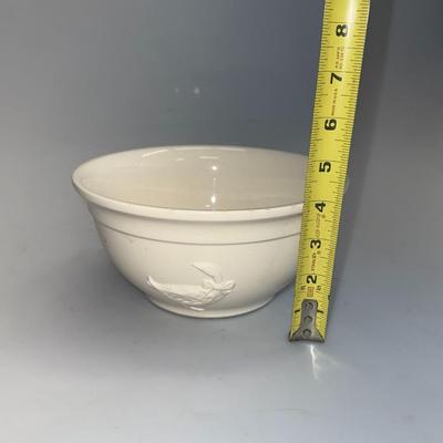 Vintage McCoy 2108 USA Mixing Bowl With Embossed Goose 8 1/4" Diameter Mint