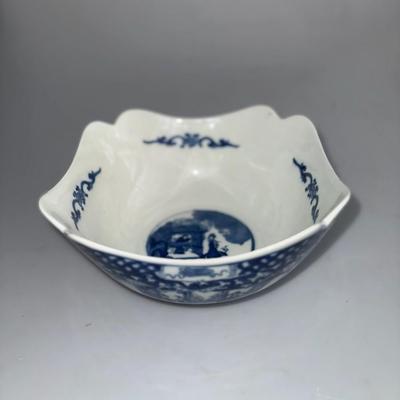 Canton Blue/White Scalloped Edge Bowl