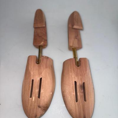 Cedar Elements Shoe Trees