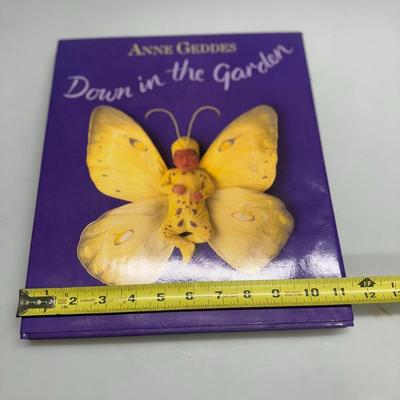 Anne Geddes Down in the Garden Book