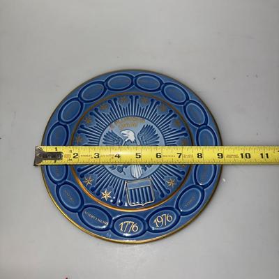 VTG The Bicentennial Plate, 1776-1976, E Pluribus Unium. Copenhagen Porcelain, Royal Danish court.