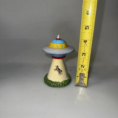 Flying Cow Salt and pepper shaker