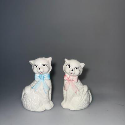 Vintage Ceramic Cat Salt and Pepper Shakers