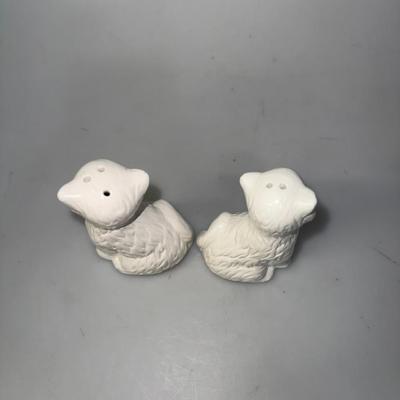 Vintage Ceramic Cat Salt and Pepper Shakers